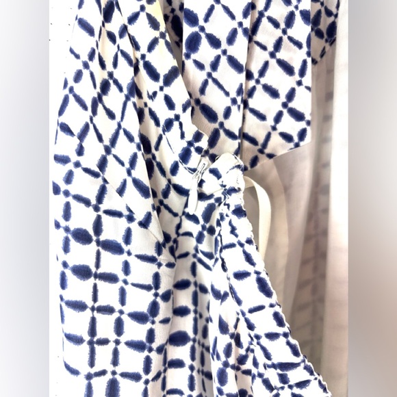 Vineyard Vines 8 Preppy Silk Halter Navy and White Resortwear Maxi Dress - Picture 4 of 9